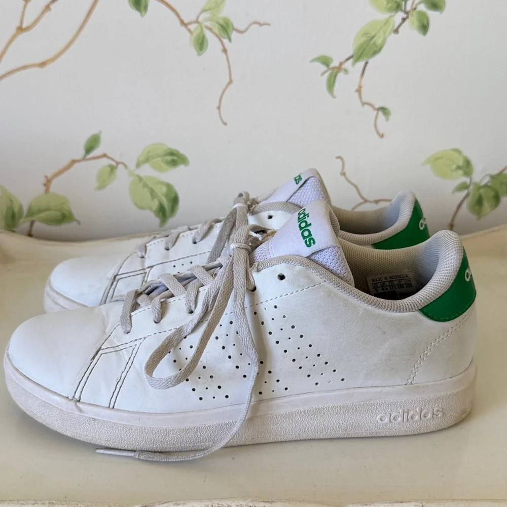 Adidas Sneakers in White and Green - Size 5 - Picture 5 of 11